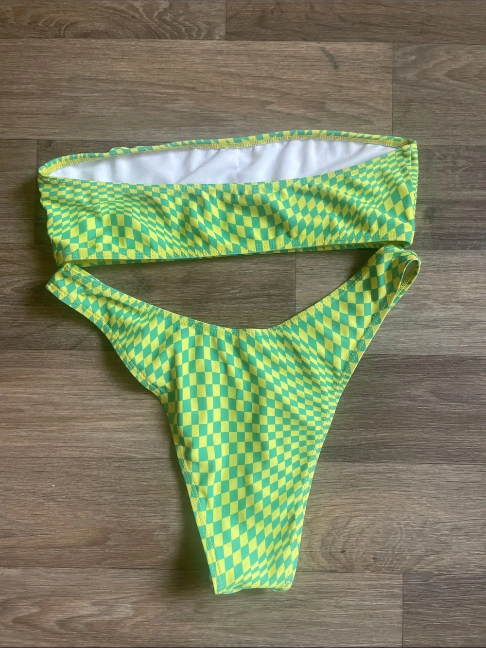 N/A trippy green